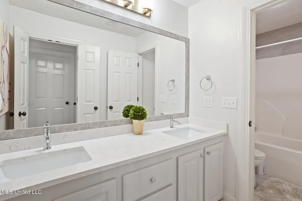 712 S Chickasaw Drive Flowood, MS 39232