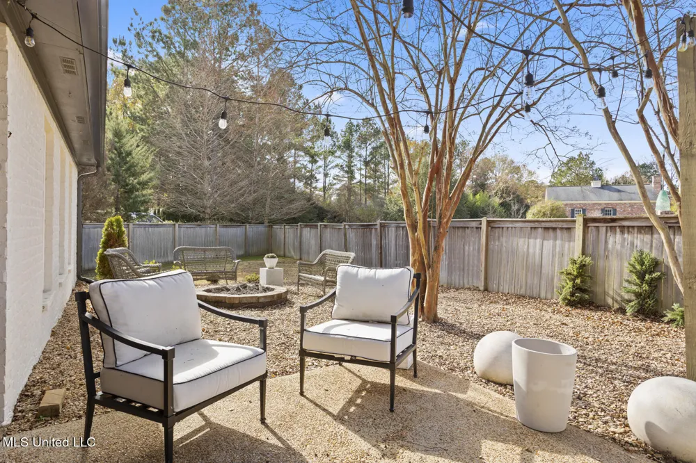 712 S Chickasaw Drive Flowood, MS 39232