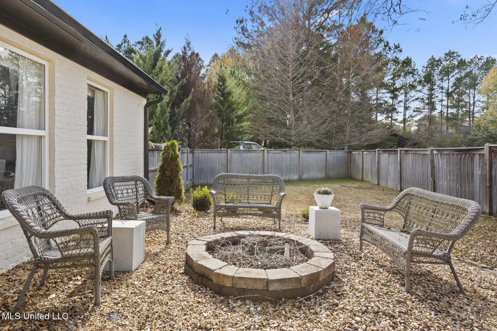 712 S Chickasaw Drive Flowood, MS 39232