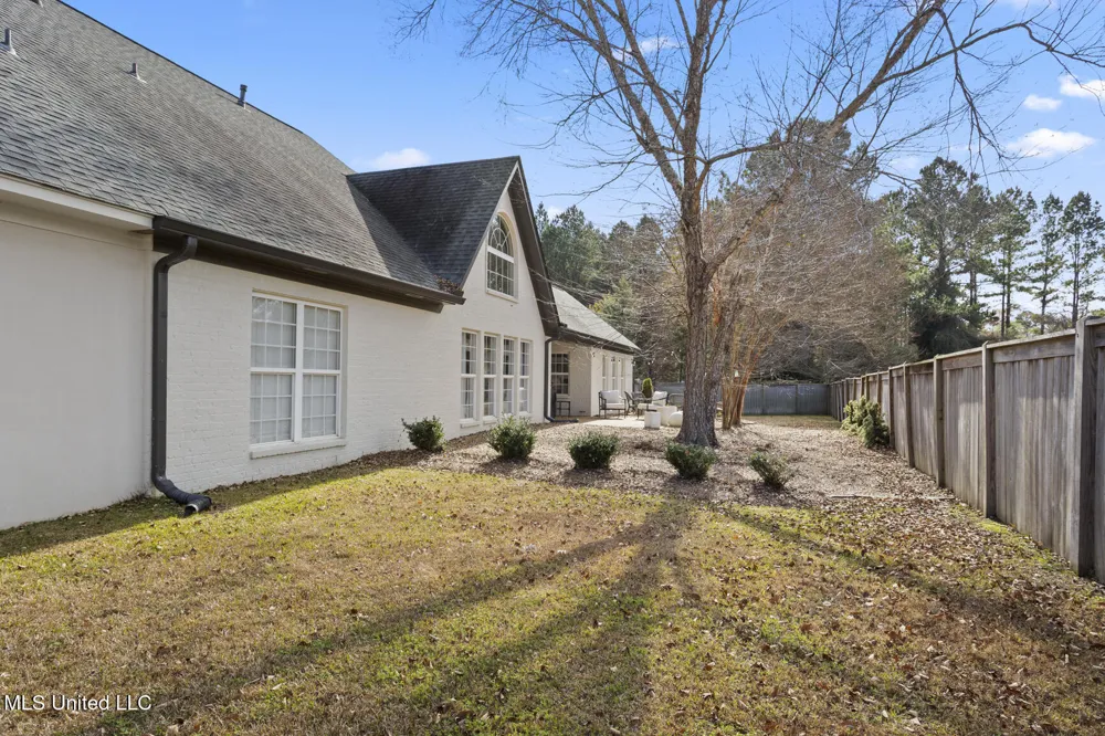712 S Chickasaw Drive Flowood, MS 39232