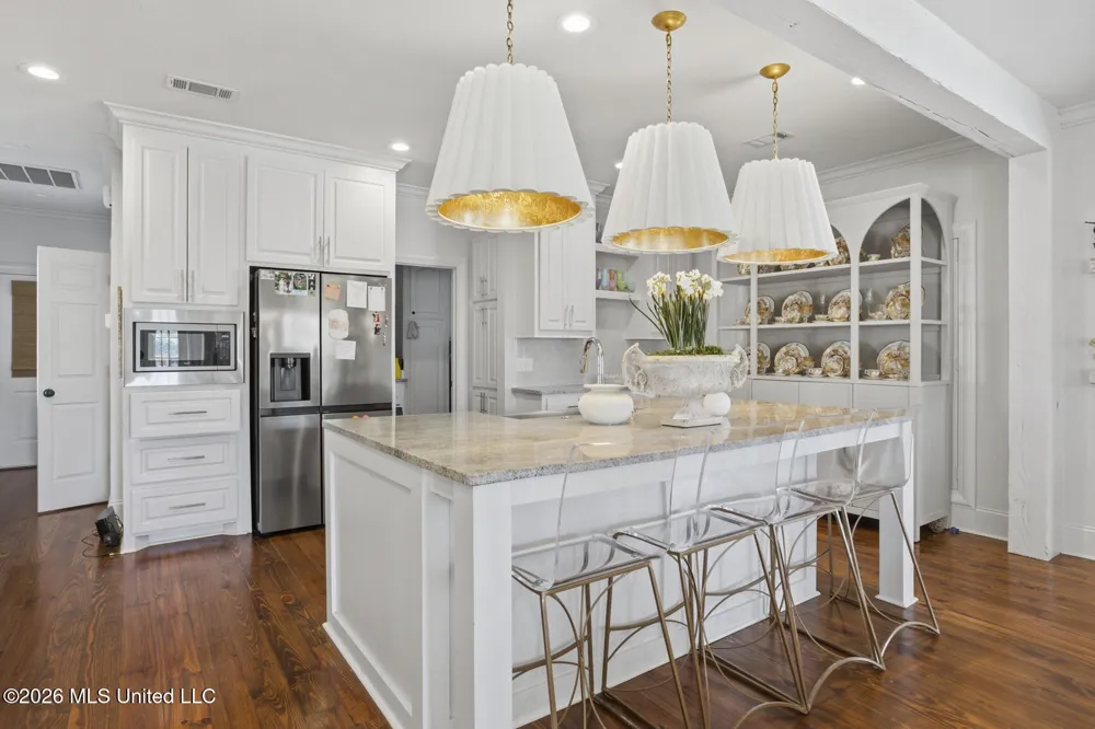 712 S Chickasaw Drive Flowood, MS 39232
