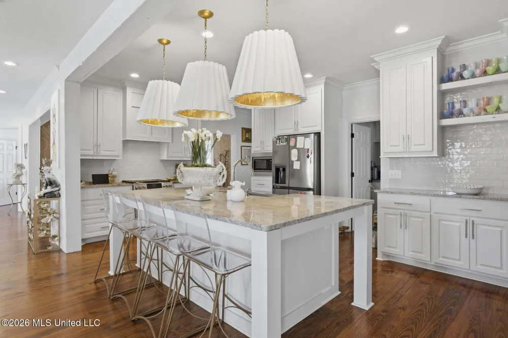 712 S Chickasaw Drive Flowood, MS 39232