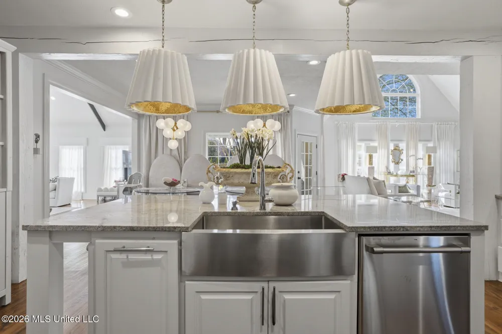 712 S Chickasaw Drive Flowood, MS 39232