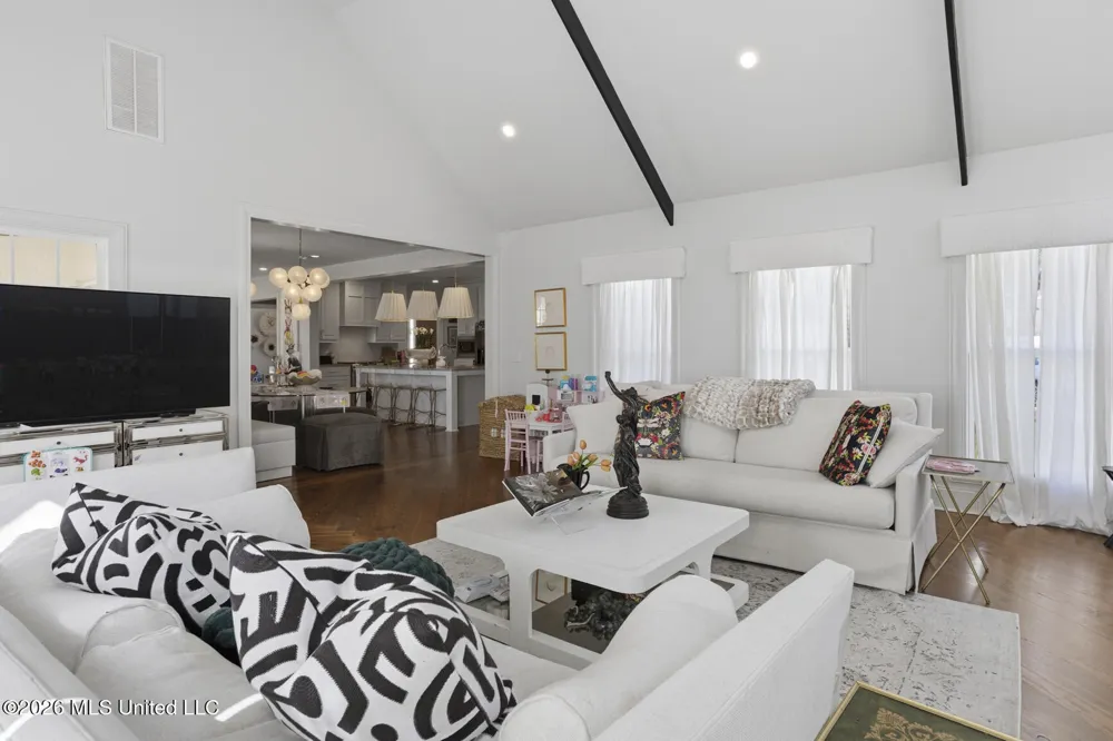 712 S Chickasaw Drive Flowood, MS 39232