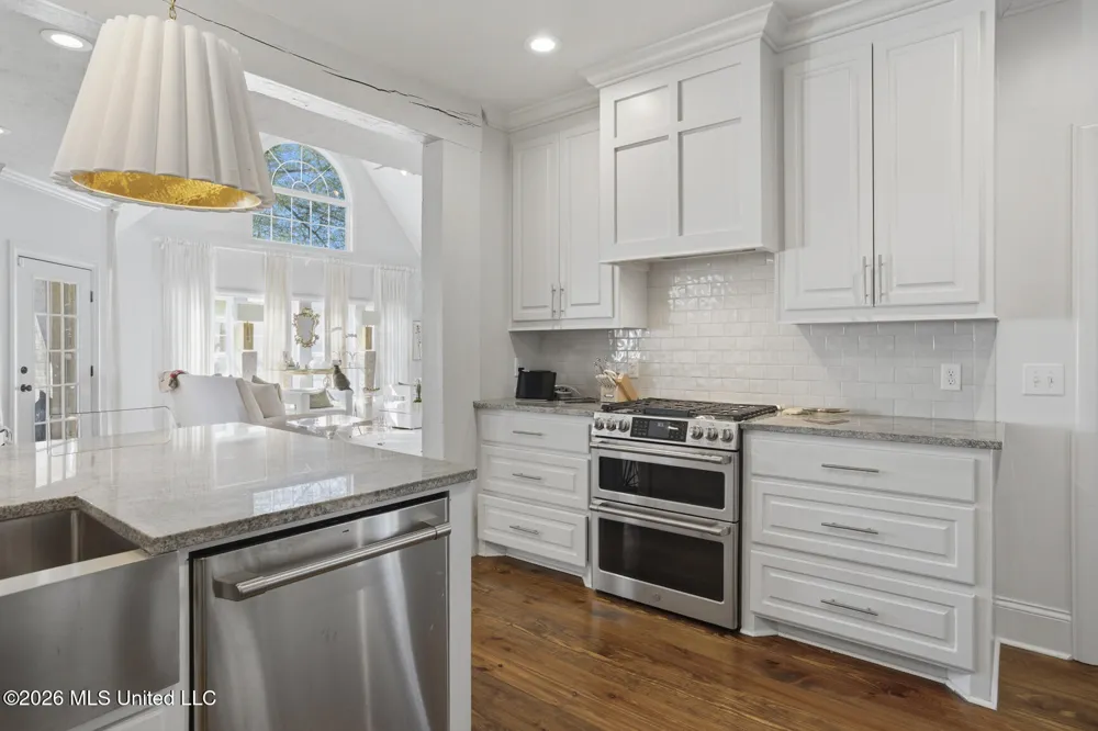 712 S Chickasaw Drive Flowood, MS 39232