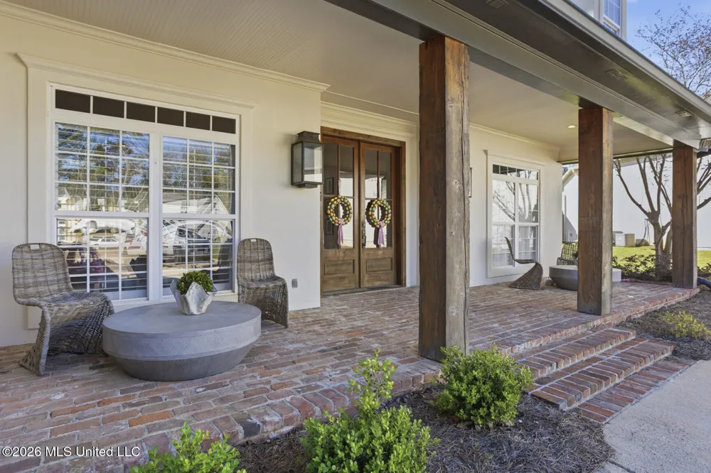 712 S Chickasaw Drive Flowood, MS 39232