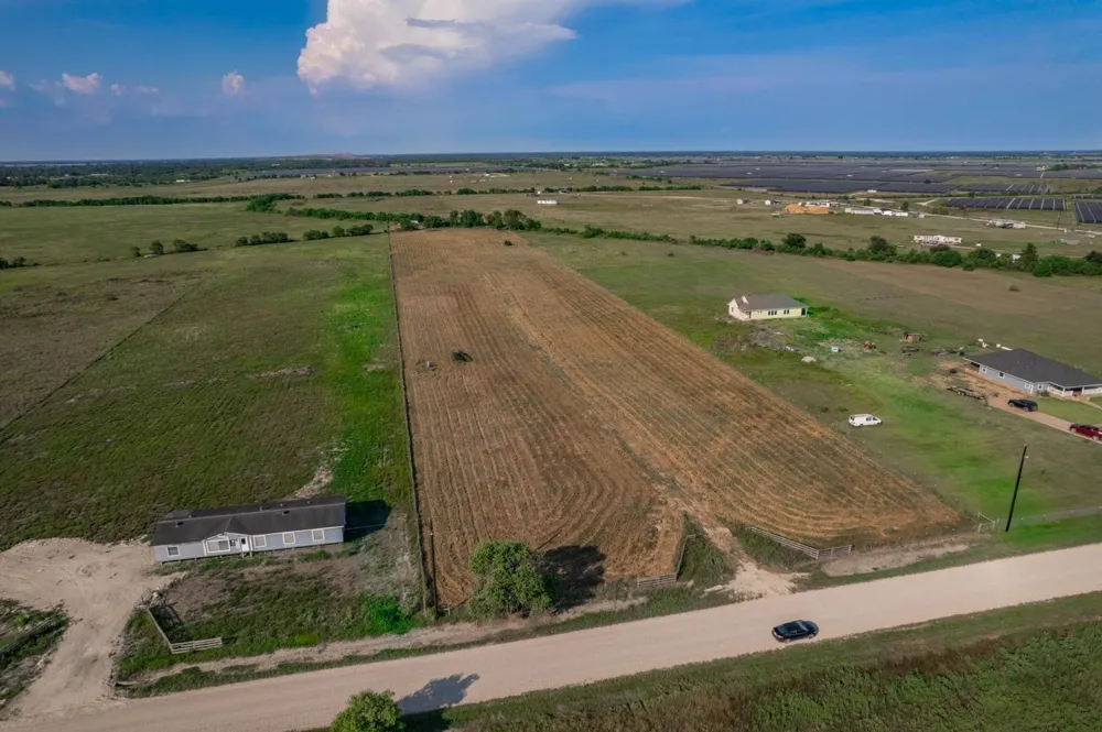 Wolfgang Road Guy, TX 77444