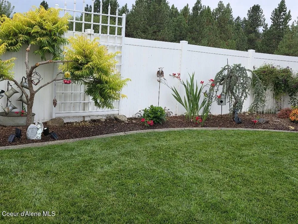 8557 Scotsworth Street Post Falls, ID 83854
