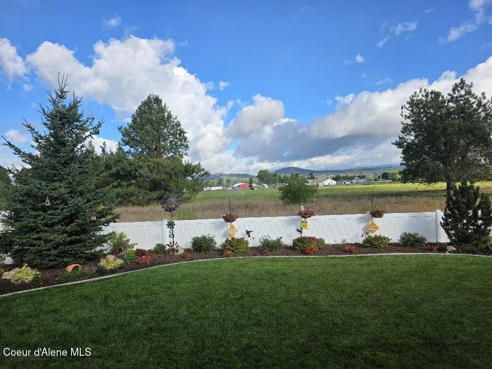 8557 Scotsworth Street Post Falls, ID 83854