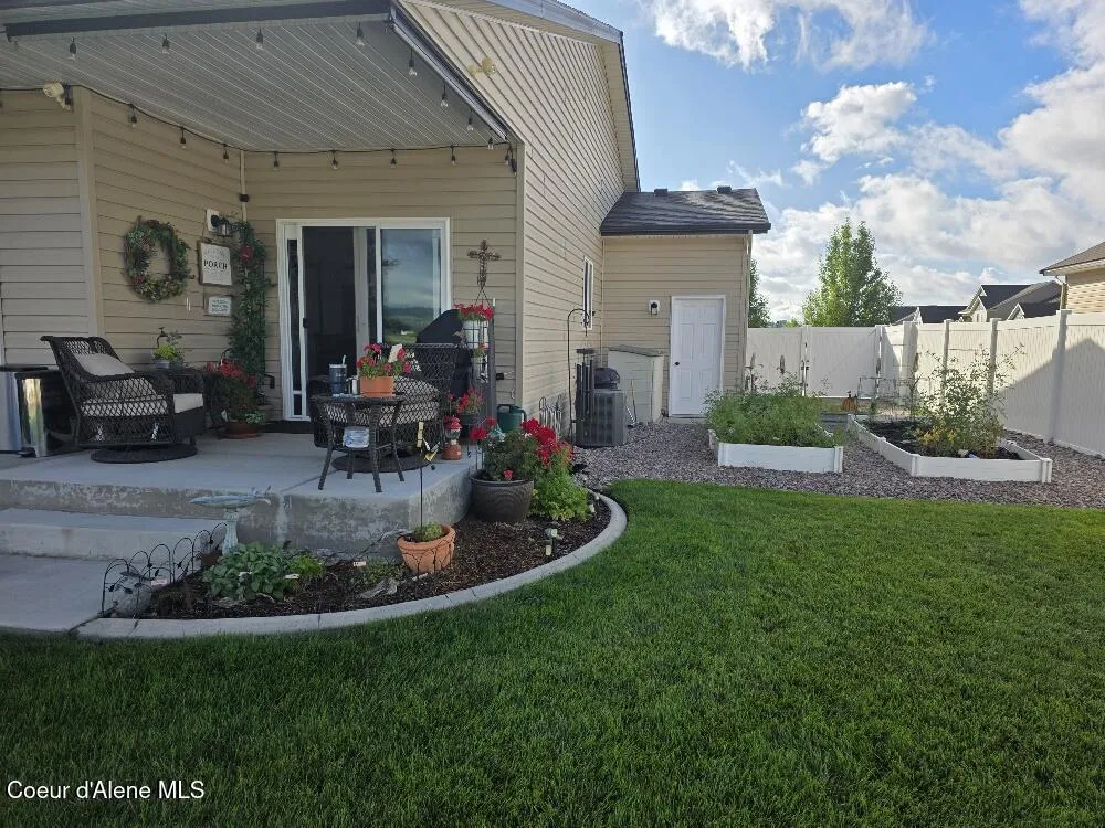 8557 Scotsworth Street Post Falls, ID 83854