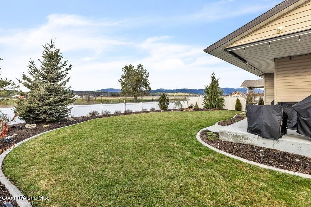 8557 Scotsworth Street Post Falls, ID 83854