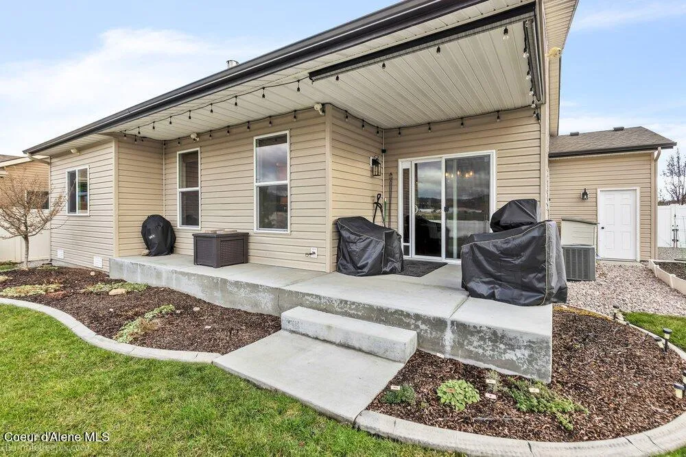 8557 Scotsworth Street Post Falls, ID 83854