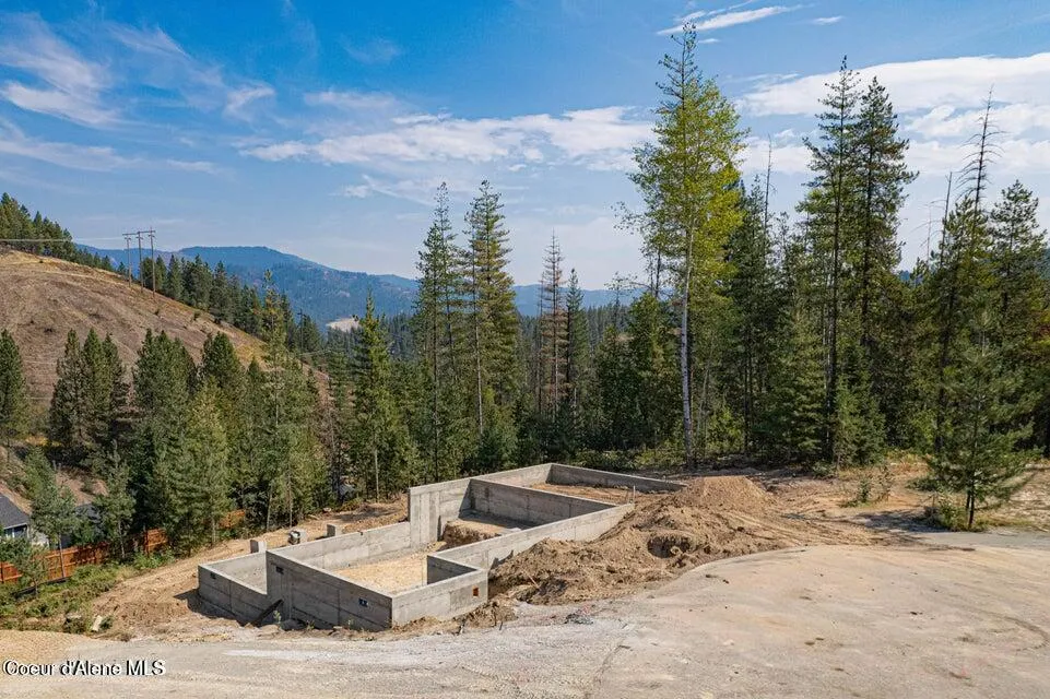 207 Palomino Court Pinehurst, ID 83850