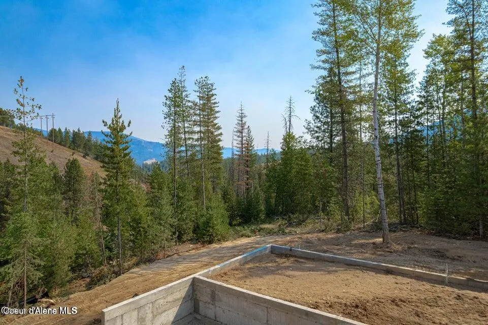 207 Palomino Court Pinehurst, ID 83850