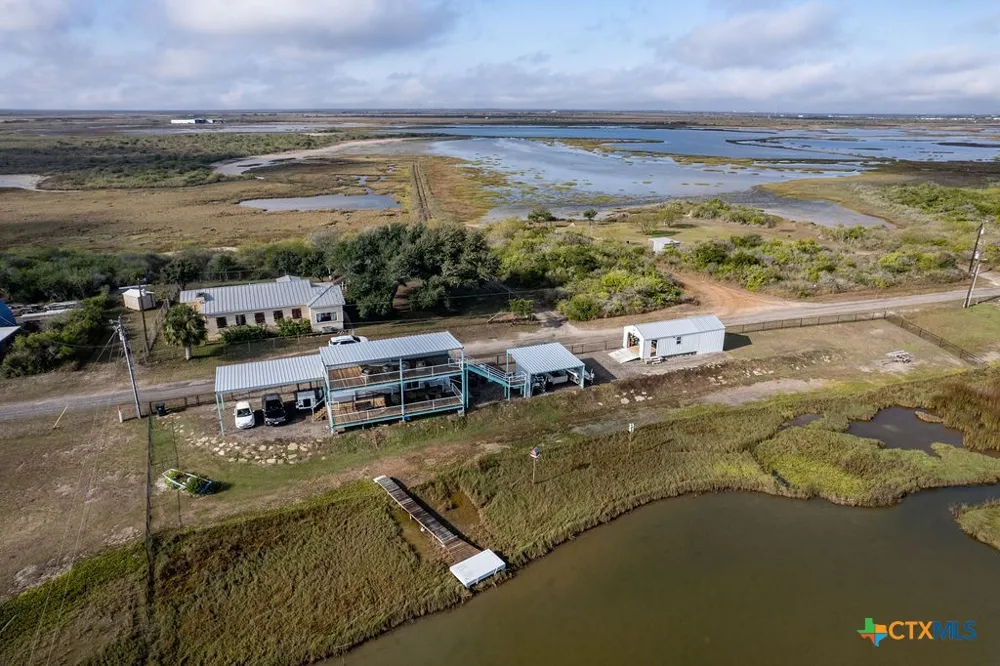 305 Zimmerman Road Port Lavaca, TX 77979