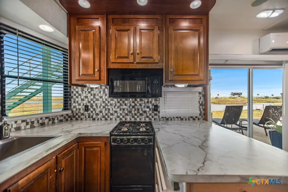 305 Zimmerman Road Port Lavaca, TX 77979