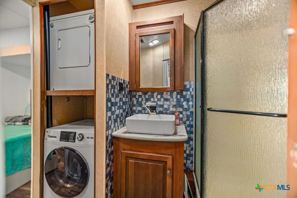305 Zimmerman Road Port Lavaca, TX 77979