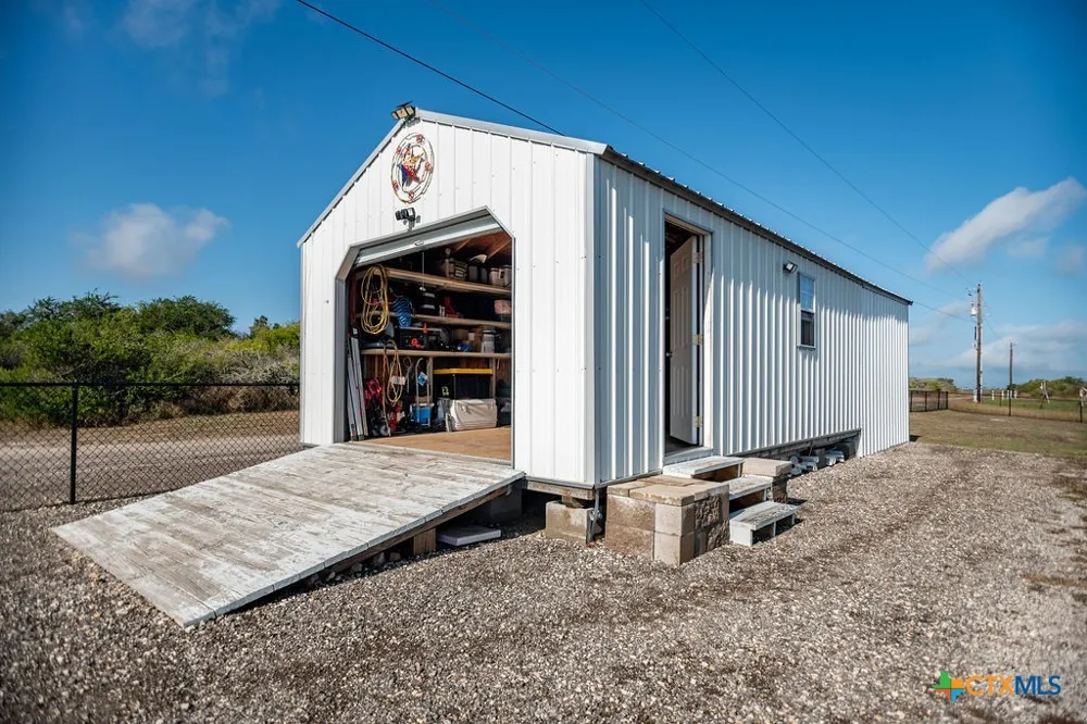 305 Zimmerman Road Port Lavaca, TX 77979