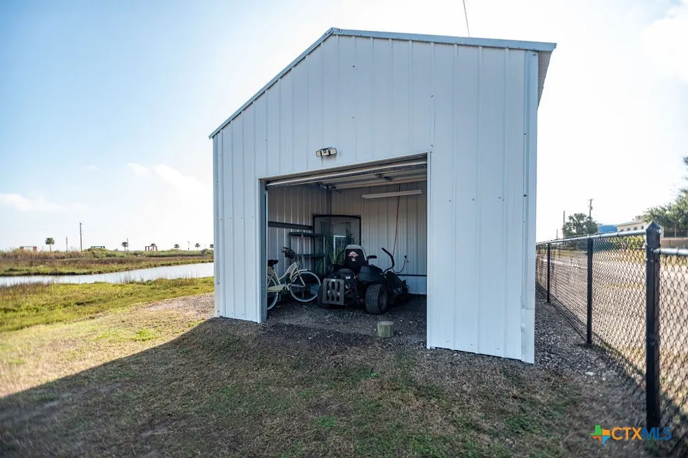 305 Zimmerman Road Port Lavaca, TX 77979