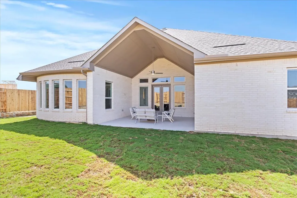 281 Seaside Sparrow Way Kyle, TX 78640