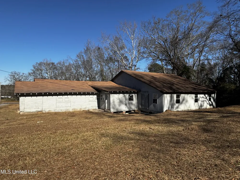 29 Agnew Street Morton, MS 39117