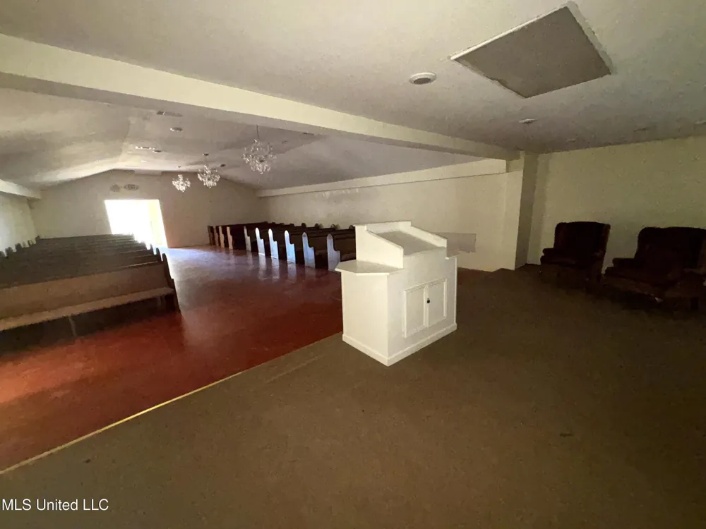 29 Agnew Street Morton, MS 39117