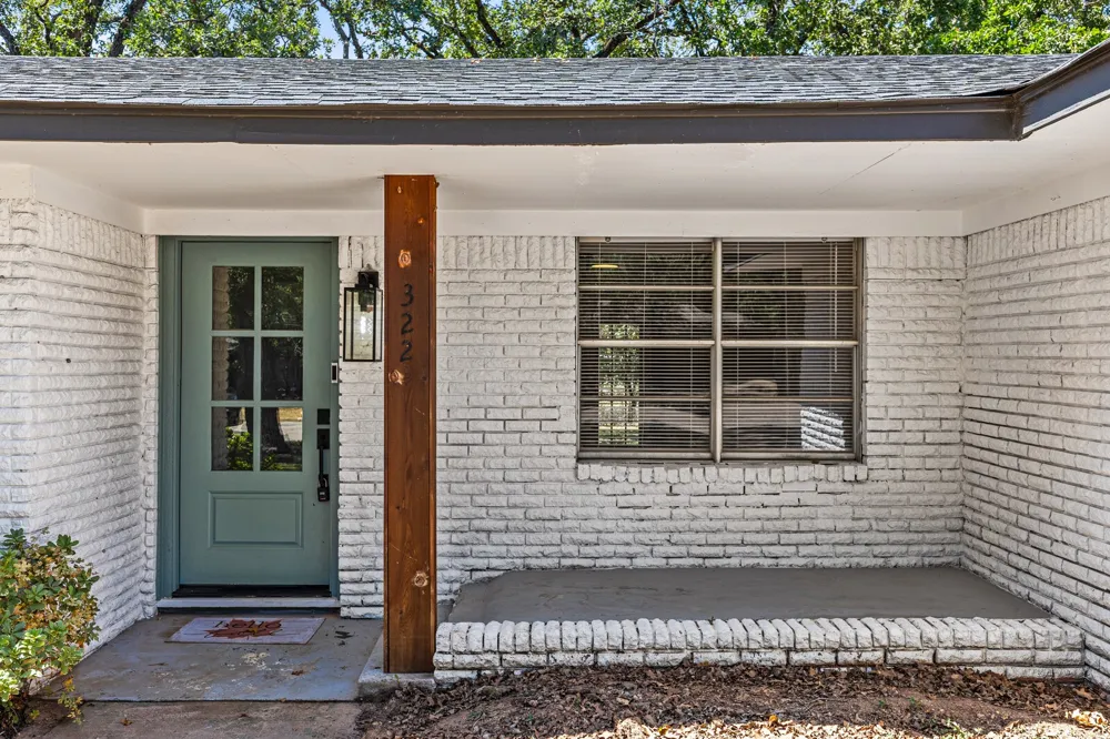 322 S BARBARA Lacy Lakeview, TX 76705