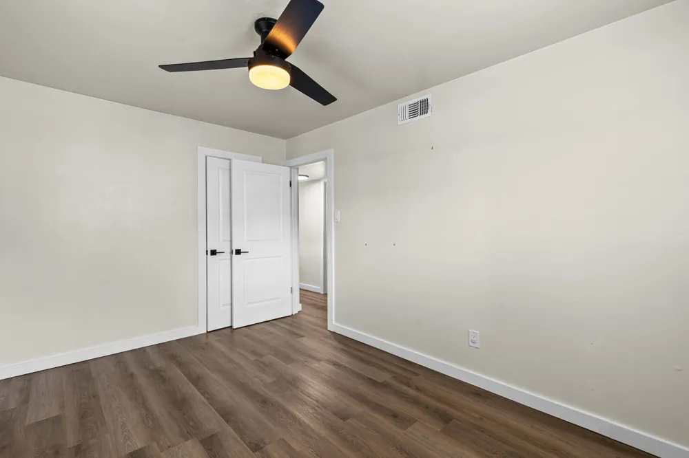 322 S BARBARA Lacy Lakeview, TX 76705