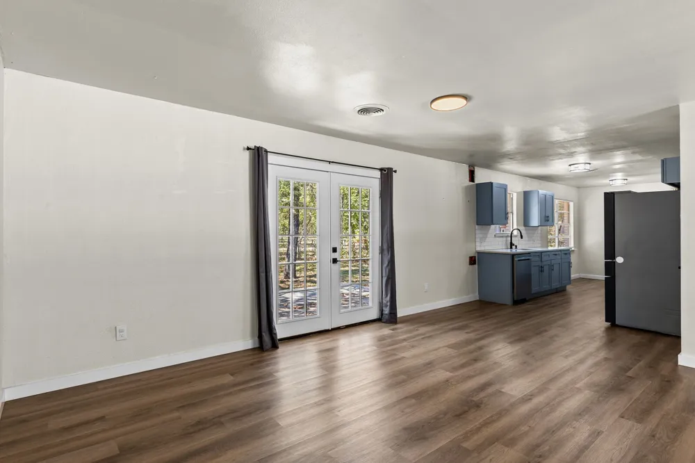 322 S BARBARA Lacy Lakeview, TX 76705