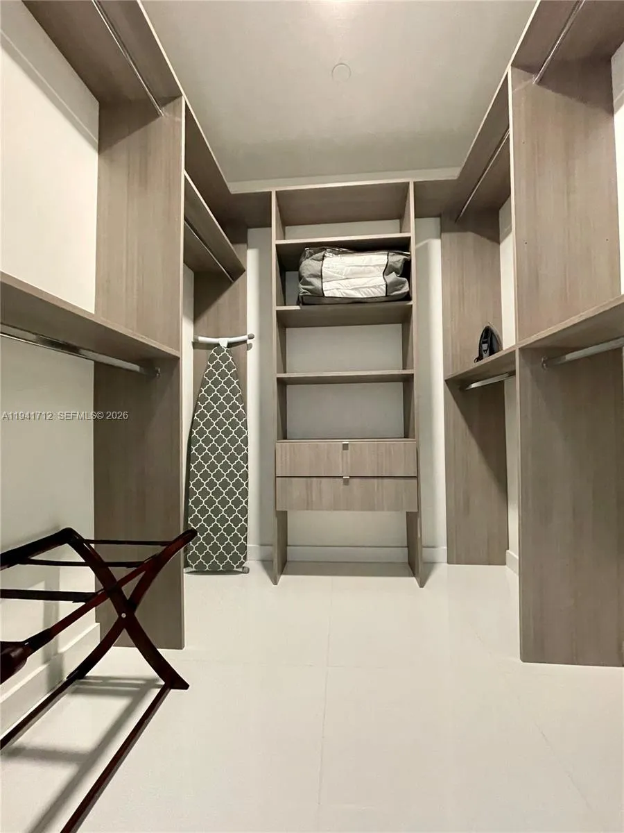 851 NE 1st Ave #3606 Miami, FL 33132