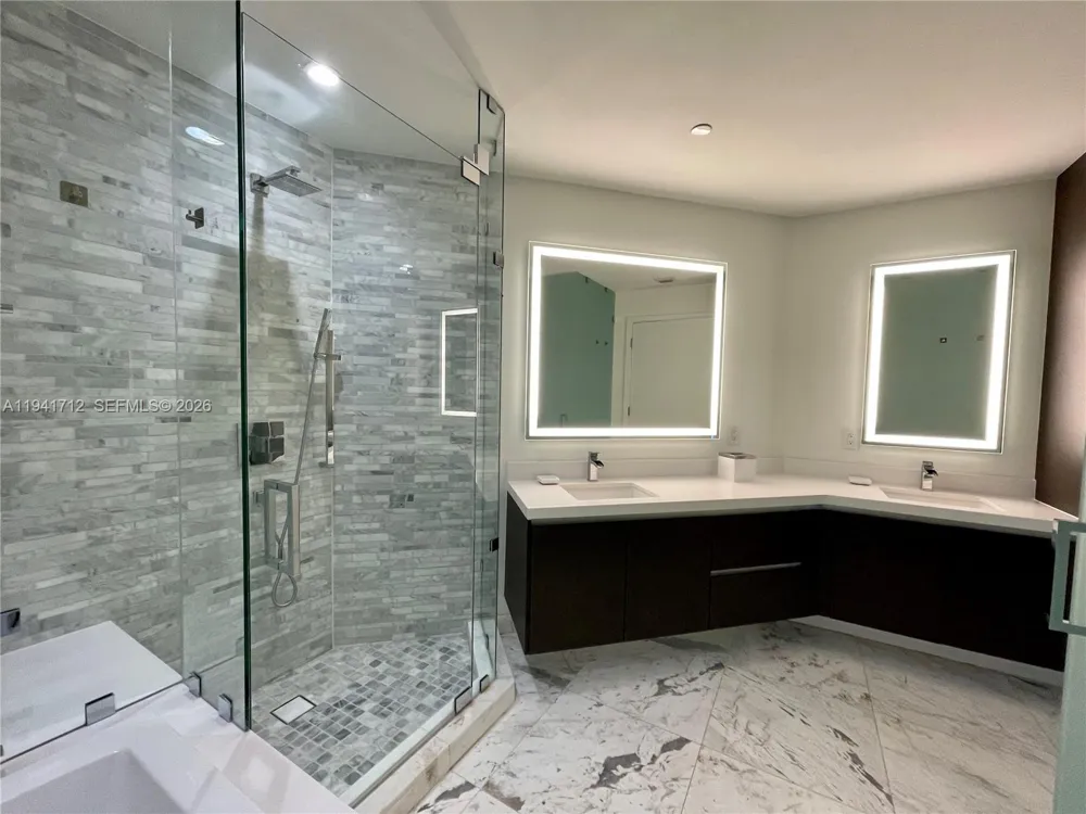 851 NE 1st Ave #3606 Miami, FL 33132