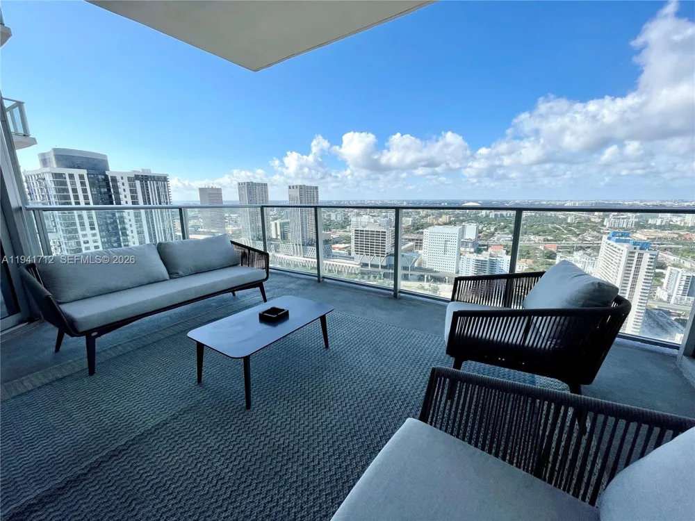 851 NE 1st Ave #3606 Miami, FL 33132