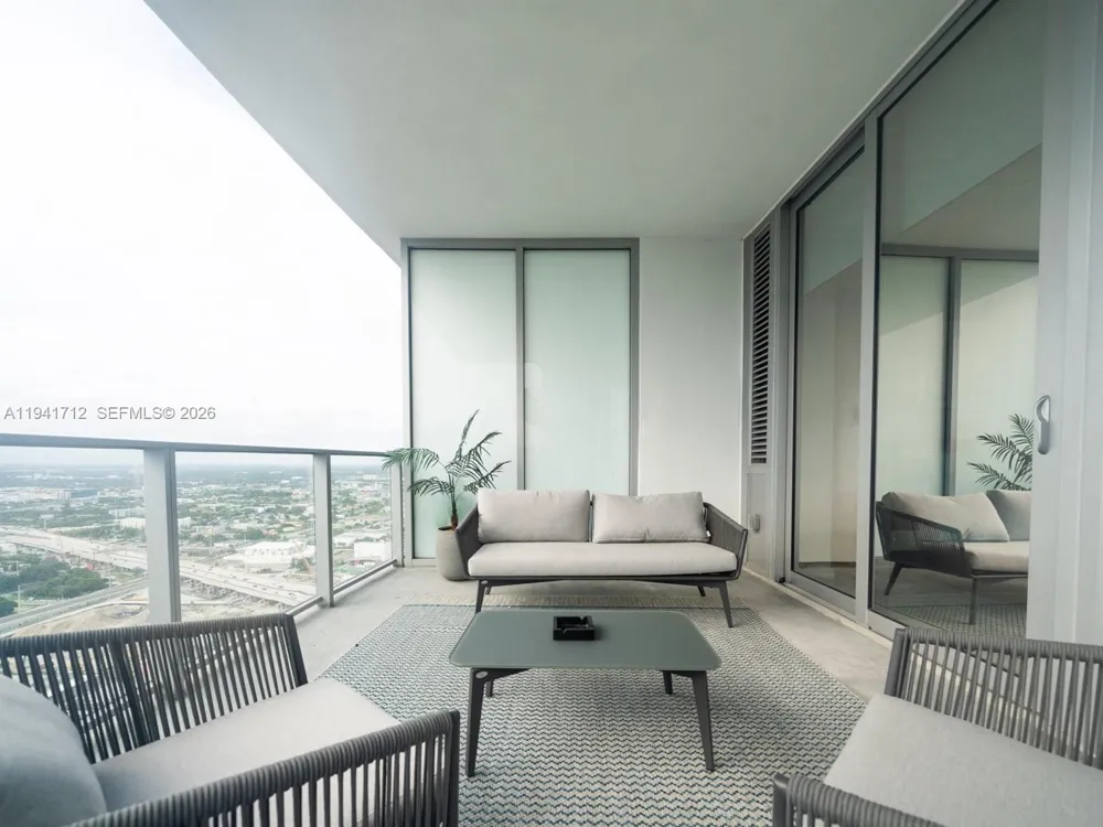 851 NE 1st Ave #3606 Miami, FL 33132