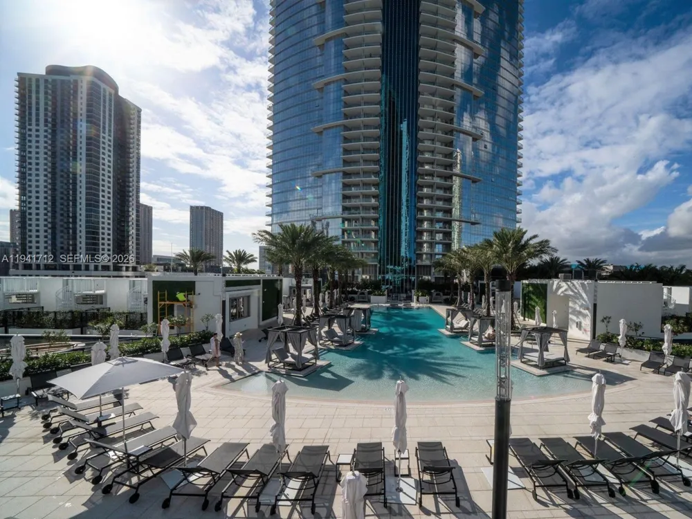 851 NE 1st Ave #3606 Miami, FL 33132