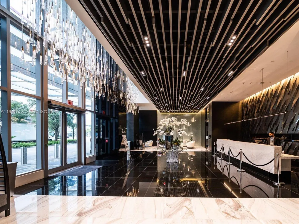 851 NE 1st Ave #3606 Miami, FL 33132