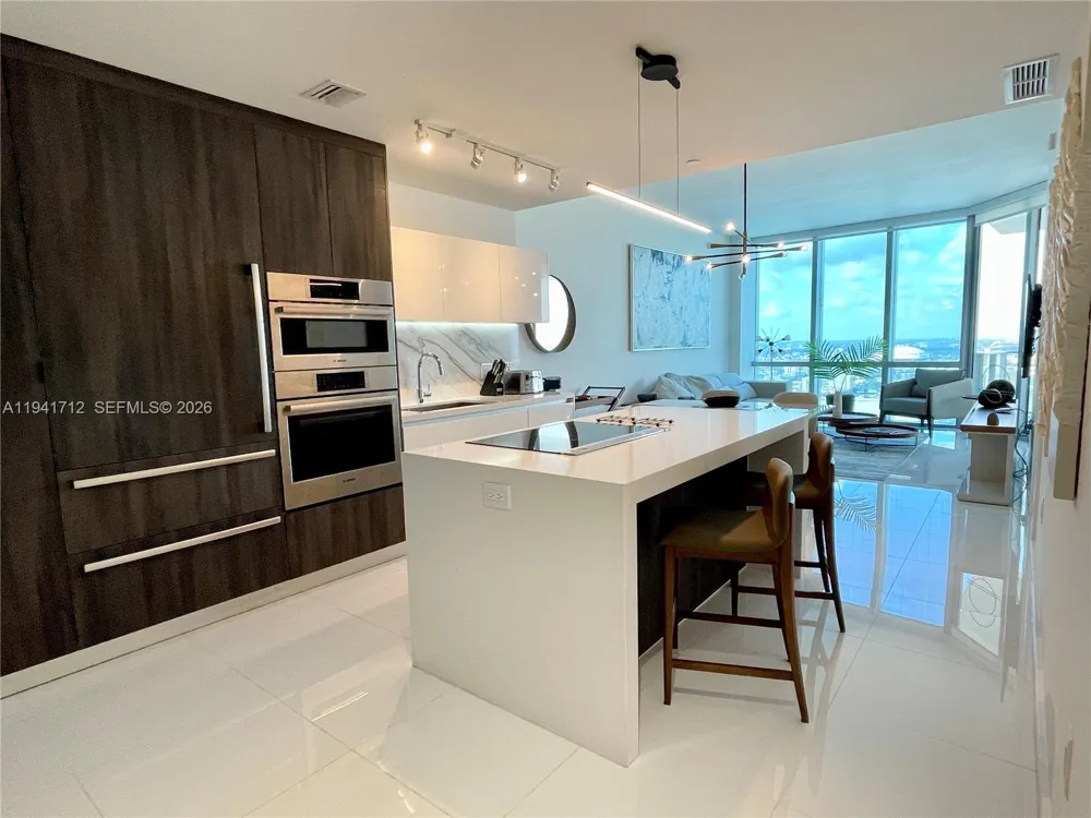 851 NE 1st Ave #3606 Miami, FL 33132