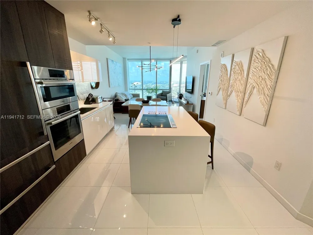 851 NE 1st Ave #3606 Miami, FL 33132