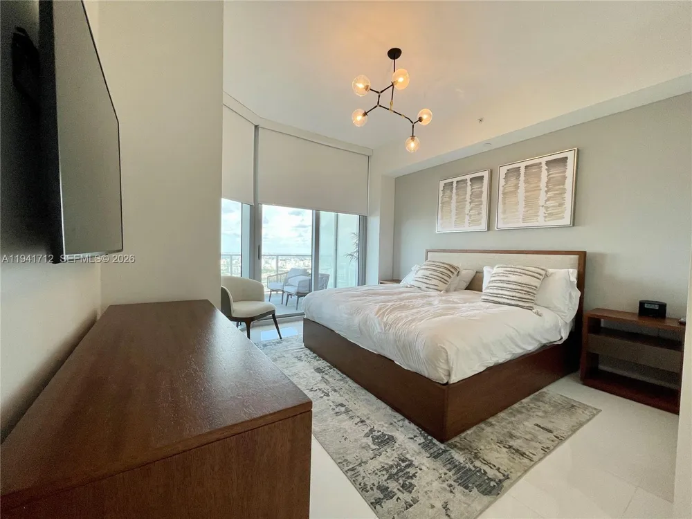 851 NE 1st Ave #3606 Miami, FL 33132