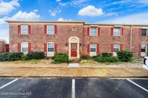 913 S Colonial Court #C