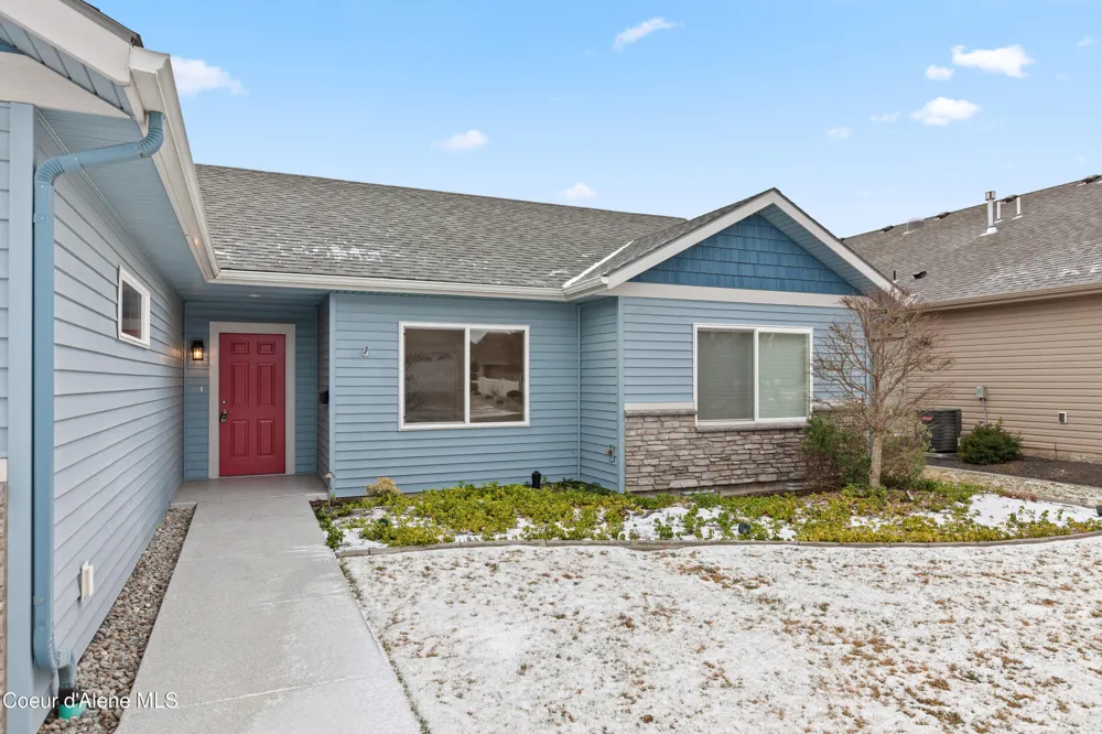 645 W WOODLAWN DRIVE Hayden, ID 83835