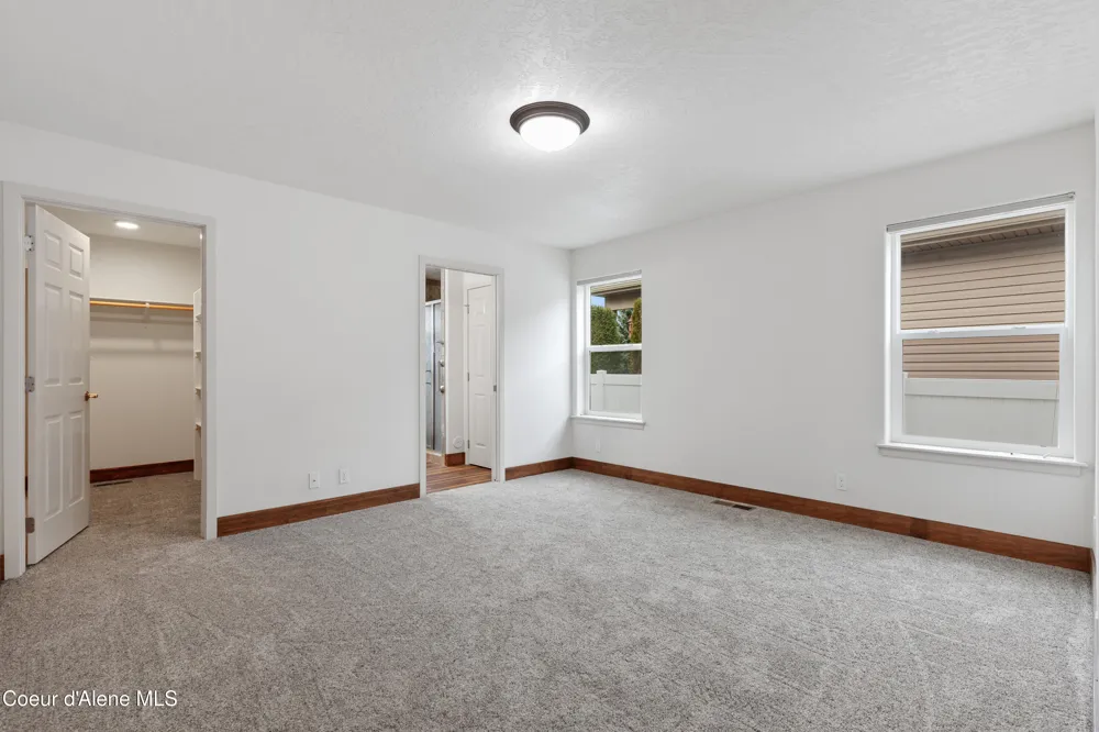 645 W WOODLAWN DRIVE Hayden, ID 83835