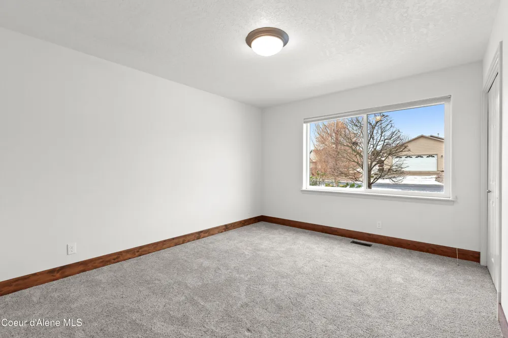 645 W WOODLAWN DRIVE Hayden, ID 83835