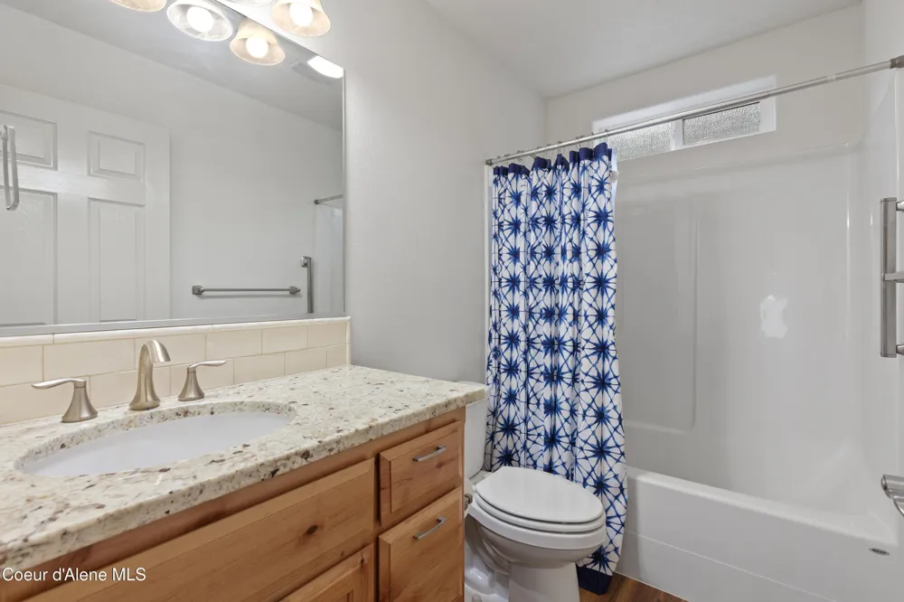 645 W WOODLAWN DRIVE Hayden, ID 83835