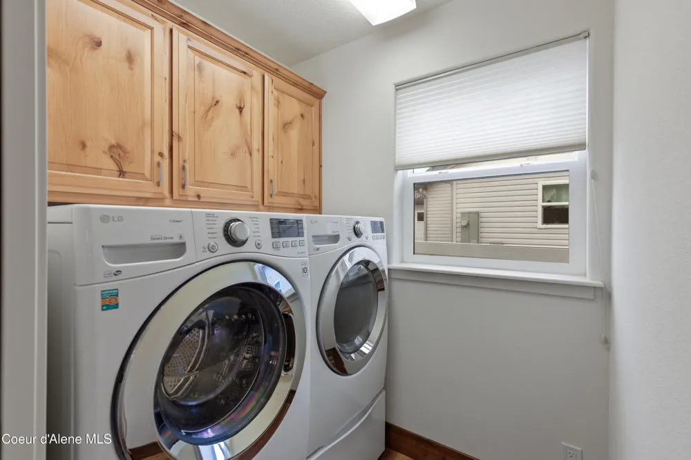 645 W WOODLAWN DRIVE Hayden, ID 83835