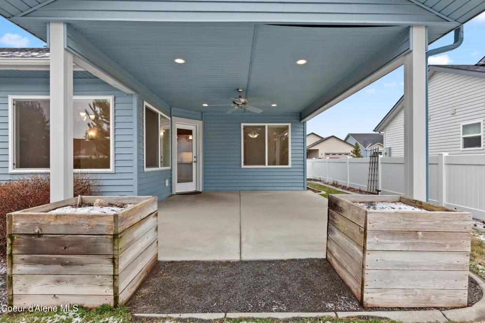 645 W WOODLAWN DRIVE Hayden, ID 83835