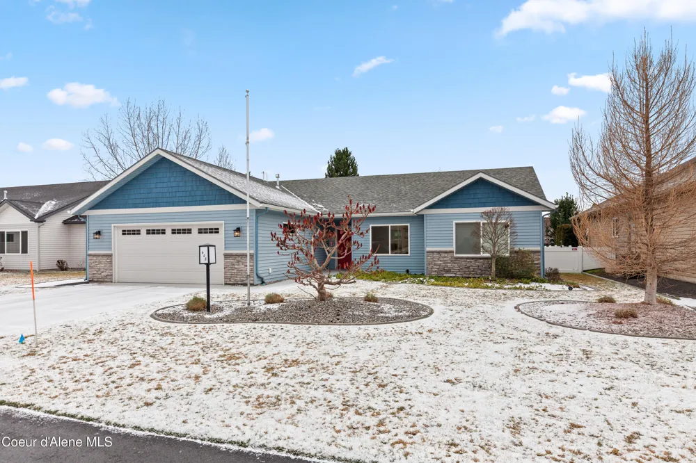 645 W WOODLAWN DRIVE Hayden, ID 83835