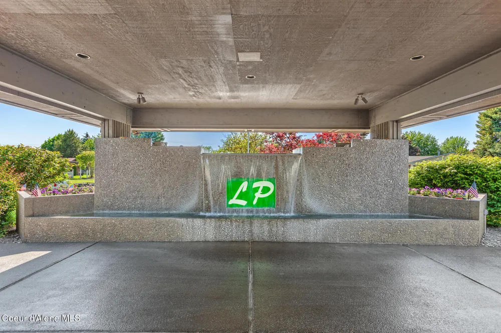 645 W WOODLAWN DRIVE Hayden, ID 83835