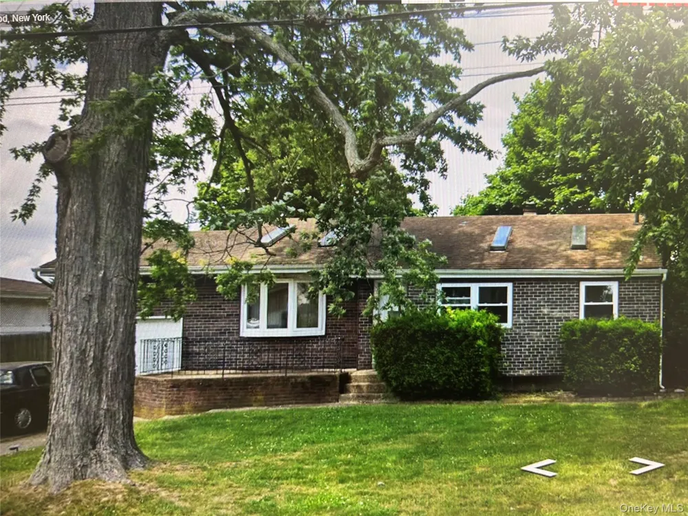 29A Hewes Street Brentwood, NY 11717