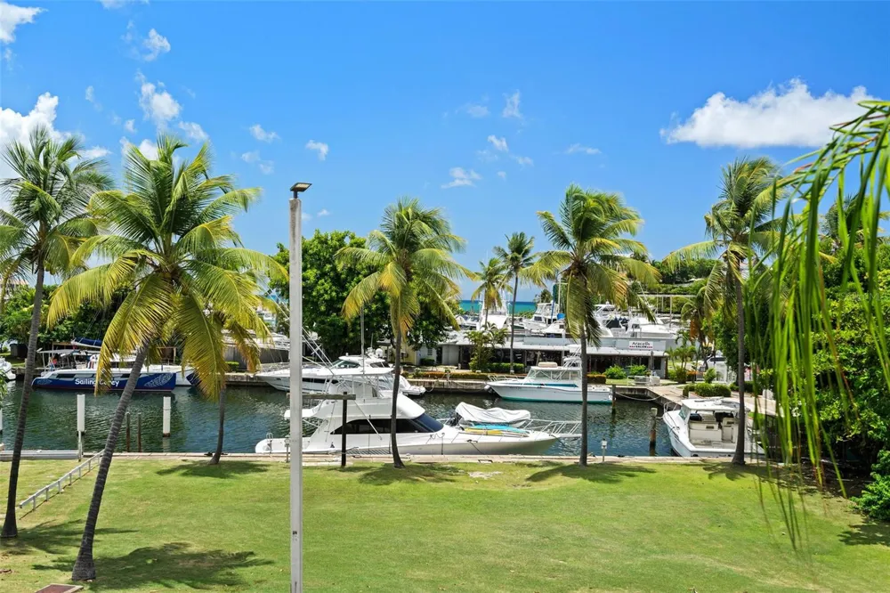 13 SEASCAPE PENINSULA Humacao, PR 00791