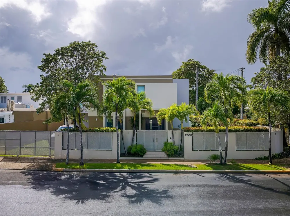 2200 CACIQUE STREET San Juan, PR 00913